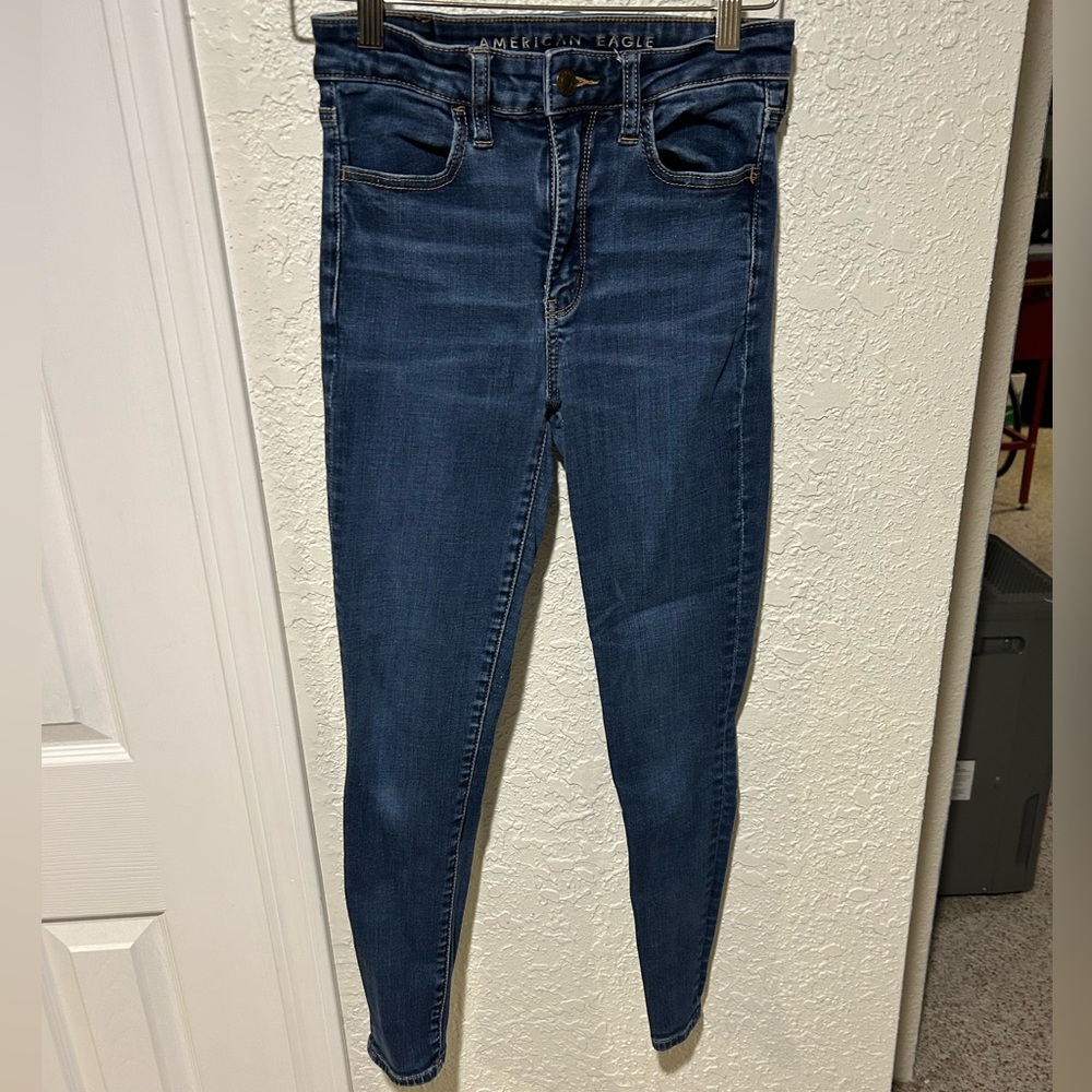 American Eagle Blue Denim JeansWomens size 4 Short.